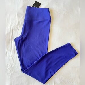 ✨NEW✨Fabletics No-Seam PureLuxe TLC Leggings in Nightfall Blue